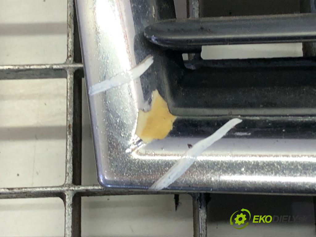 AUDI A4 B6 Avant (8E5) 2000 - 2005    1.9 TDI 96 kW [130 KM] olej napędowy 2001 - 2004  mřížka maska  (Mřížky (masky) chladičů)