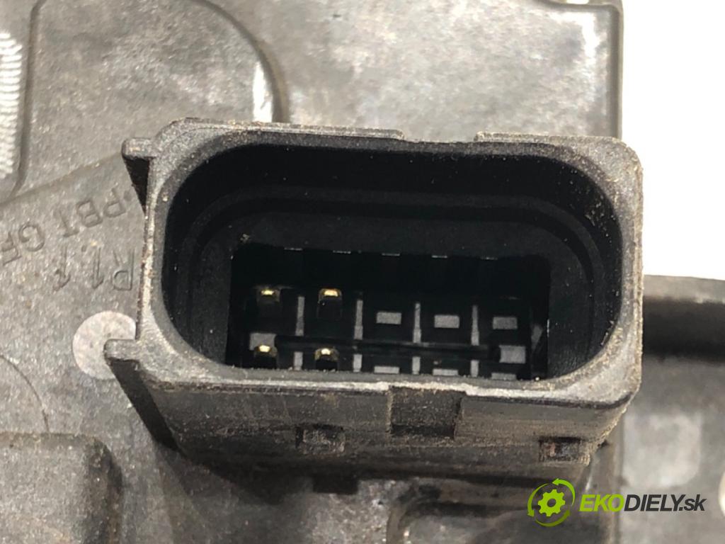 OPEL ASTRA H GTC (A04) 2005 - 2010    1.9 CDTi (L08) 110 kW [150 KM] olej napędowy 2005 - 2010  zámok dveře pravý přední část 13210749