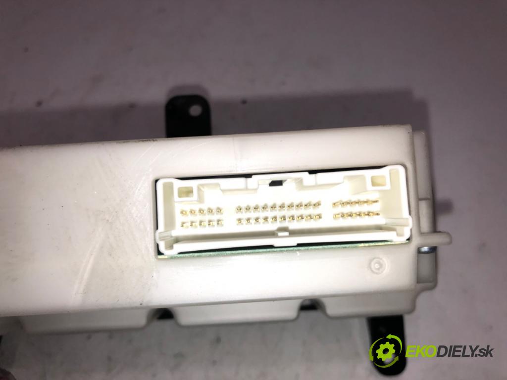 NISSAN QASHQAI / QASHQAI +2 I (J10, NJ10, JJ10E) 2006 - 2014    2.0 104 kW [141 KM] benzyna 2007 - 2013  Panel ovládania kúrenia 27500JD400 (Prepínače, spínače, tlačidlá a ovládače kúrenia)