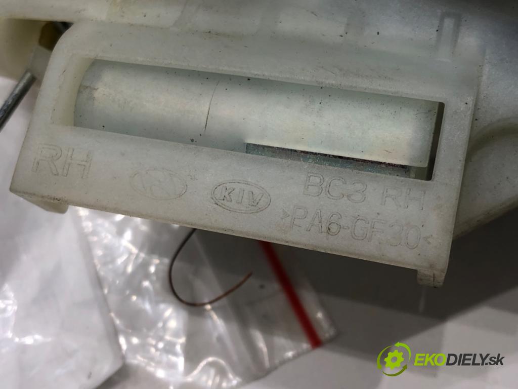 HYUNDAI i20 III (BC3, BI3) 2020 - 2022    1.2 62 kW [84 KM] benzyna 2020 - 2022  Kľučka vonkajšia pravy zad