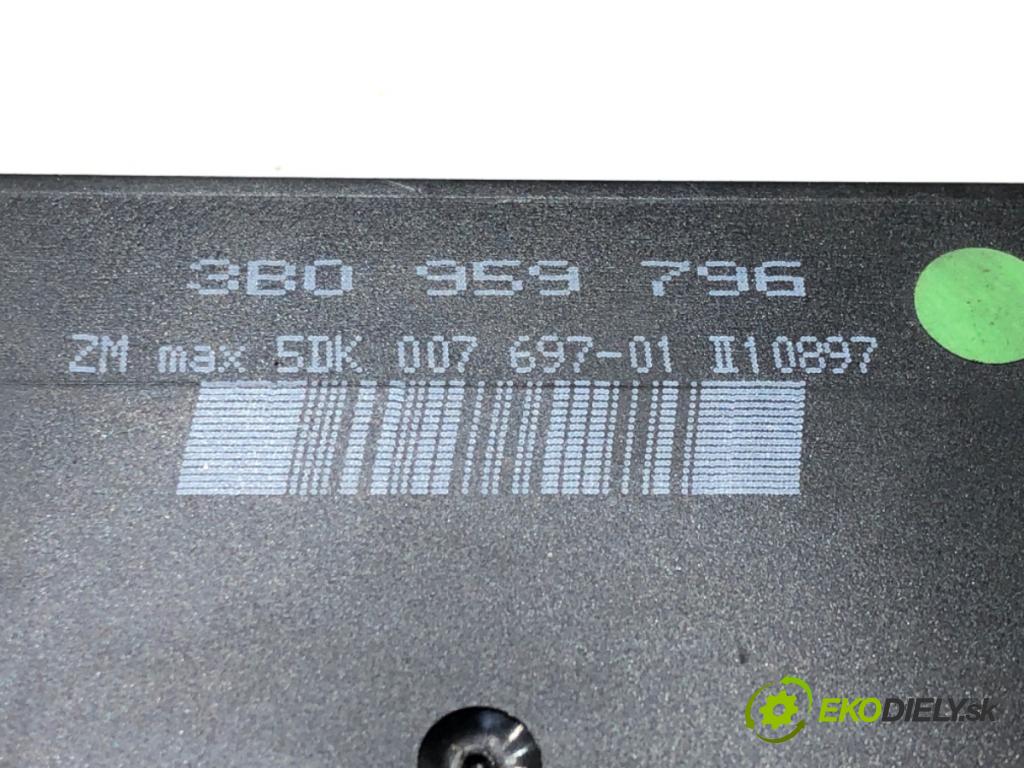 VW PASSAT B5 (3B2) 1996 - 2001    1.9 TDI 66 kW [90 KM] olej napędowy 1996 - 2000  Modul komfortu 3B0959796 (Moduly komfortu)