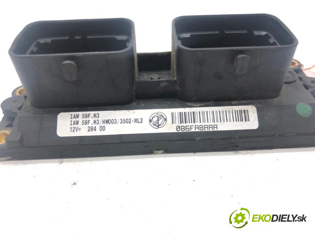 FIAT PUNTO (188_) 1999 - 2012    1.2 60 (188.030, .050, .130, .150, .230, .250) 44 kW [60 KM] benzyna 1999 - 2010  řídící jednotka motora 46808846 (Řídící jednotky)