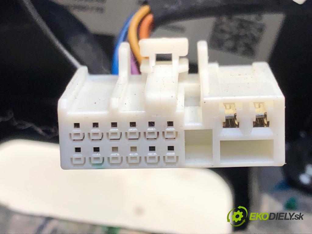 KIA CEED Sportswagon (CD) 2018 - 2022    1.4 T-GDI 103 kW [140 KM] benzyna 2018 - 2022  Volant 56100-J7870S (Volanty)