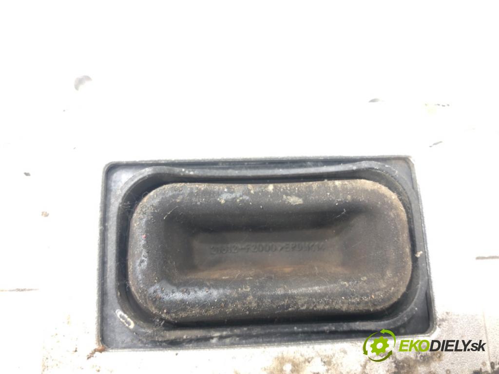 KIA CEED Sportswagon (CD) 2018 - 2022    1.4 T-GDI 103 kW [140 KM] benzyna 2018 - 2022  AirBag Motor 21812-J7200 (Držiaky motora)