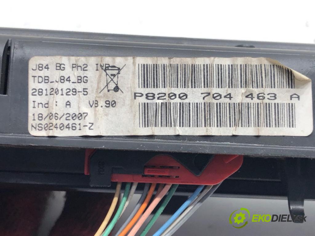 RENAULT SCÉNIC II (JM0/1_) 2003 - 2010    1.9 dCi (JM0G, JM12, JM1G, JM2C) 88 kW [120 KM] olej napędowy 2003 - 2006  Prístrojovka 8200704463A (Prístrojové dosky, displeje)