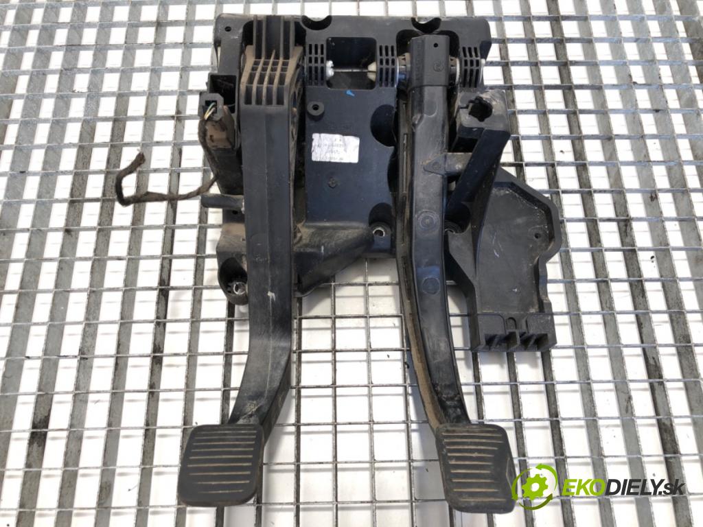 FIAT DUCATO Autobus (250_) 2006 - 2022    130 Multijet 2,3 D 96 kW [131 KM] olej napędowy 2011 - 2022  PEDÁL:  (Pedále)