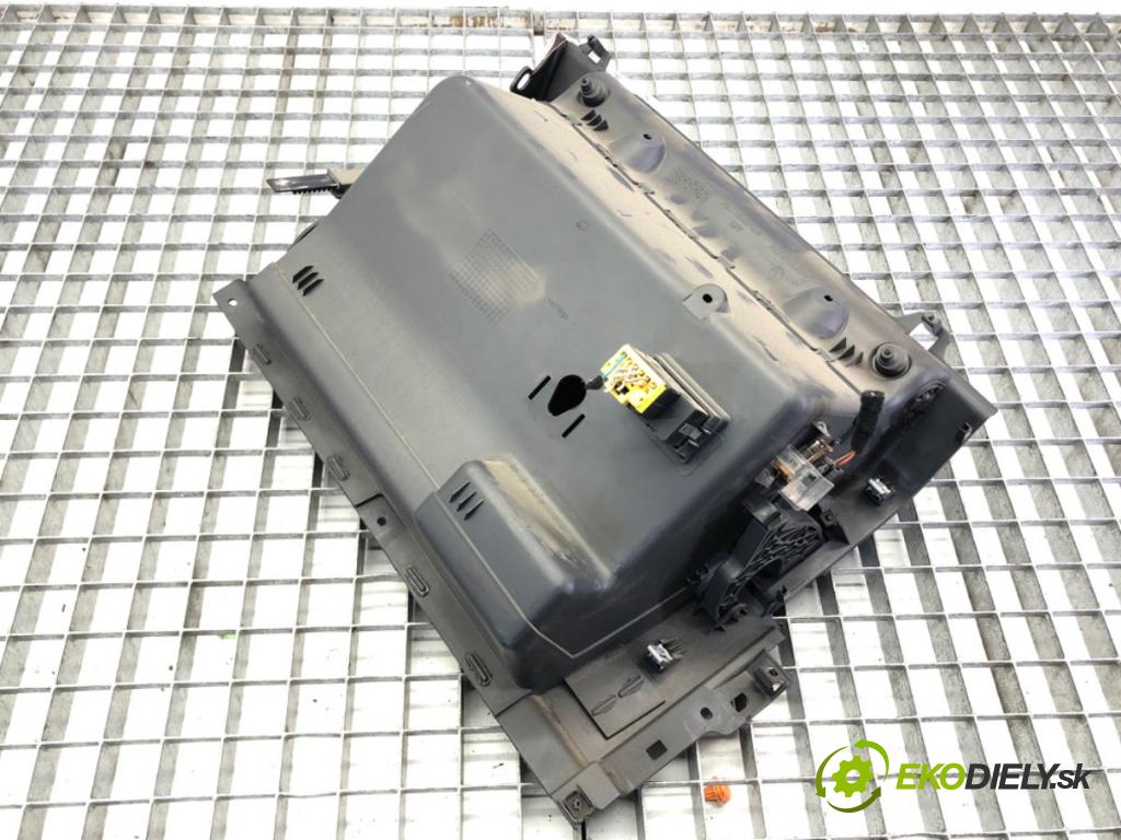 VW TOURAN (1T1, 1T2) 2003 - 2010    2.0 TDI 125 kW [170 KM] olej napędowy 2005 - 2010  Priehradka, kastlík spolujazdca 1T1857101A (Priehradky, kastlíky)