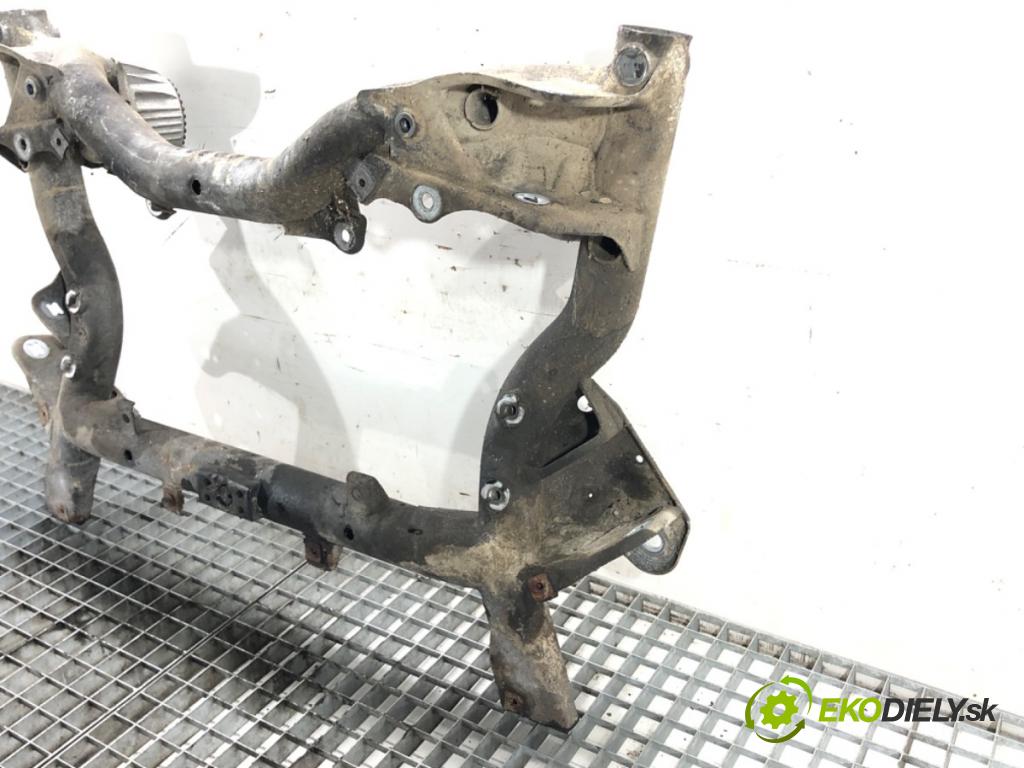 MERCEDES-BENZ KLASA C (W204) 2007 - 2015    C 200 CDI (204.001) 100 kW [136 KM] olej napędowy 2009 - 2014  výztuha pod motor  (Výztuhy přední)