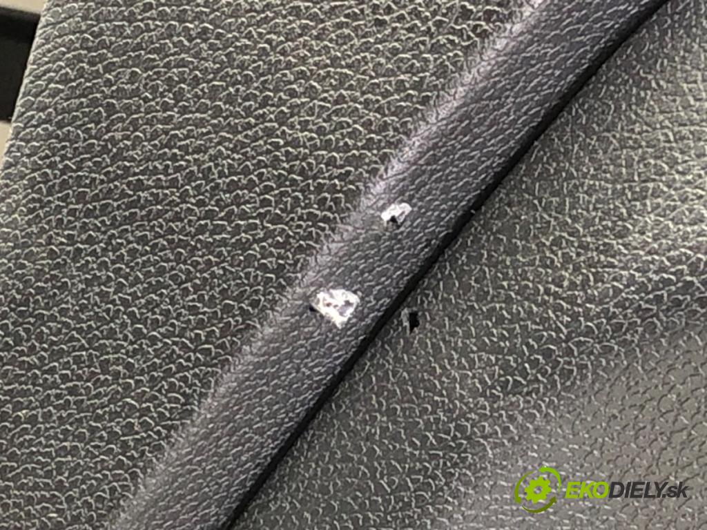 MERCEDES-BENZ KLASA C (W204) 2007 - 2015    C 200 CDI (204.001) 100 kW [136 KM] olej napędowy 2009 - 2014  Palubná doska AirBag spolujazdca volantu koleno: 2048600202 2048601902