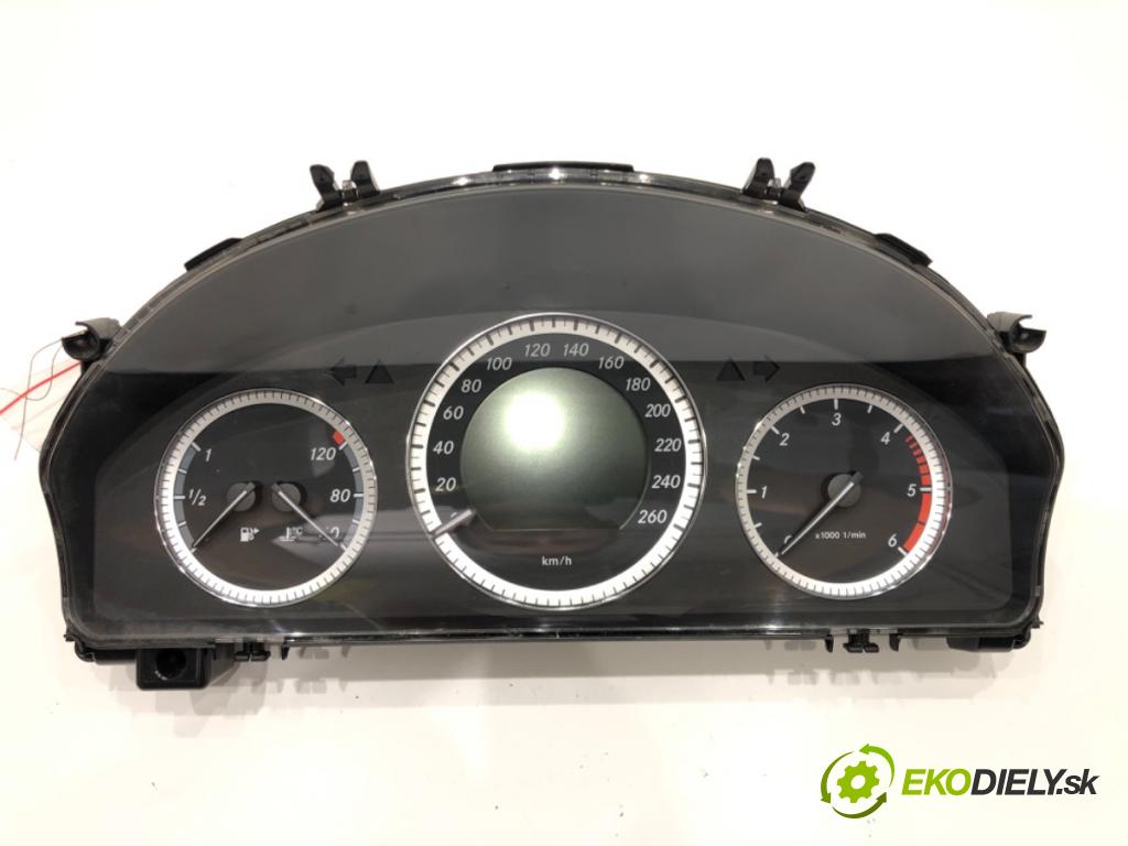 MERCEDES-BENZ KLASA C (W204) 2007 - 2015    C 200 CDI (204.001) 100 kW [136 KM] olej napędowy 2009 - 2014  Prístrojovka A2049002005 (Prístrojové dosky, displeje)