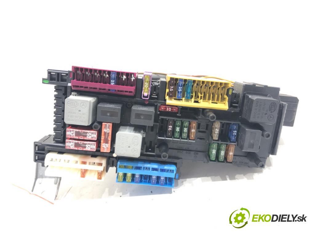 MERCEDES-BENZ KLASA C (W204) 2007 - 2015    C 200 CDI (204.001) 100 kW [136 KM] olej napędowy 2009 - 2014  modul SAM 2049060805 (Ostatní)