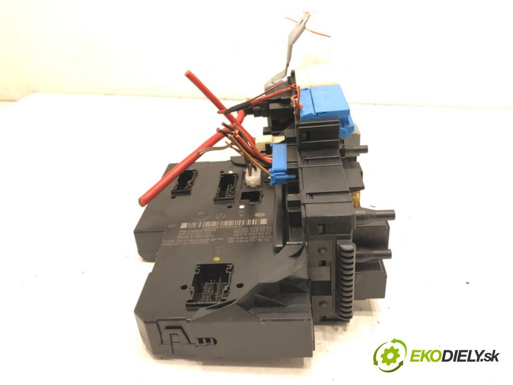 MERCEDES-BENZ KLASA C (W204) 2007 - 2015    C 200 CDI (204.001) 100 kW [136 KM] olej napędowy 2009 - 2014  modul SAM 2049060805 (Ostatní)