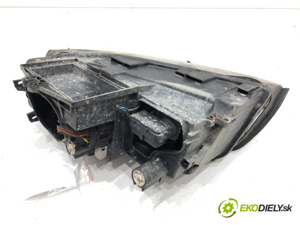 AUDI A4 B6 (8E2) 2000 - 2005    2.0 96 kW [130 KM] benzyna 2000 - 2004  Svetlomet pravy predný 8E0941004G