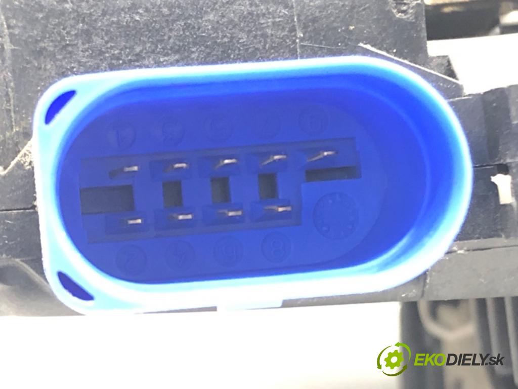 VW TOUAREG (7LA, 7L6, 7L7) 2002 - 2013    3.0 V6 TDI 165 kW [225 KM] olej napędowy 2004 - 2010  zámok dveře pravý přední část 3D1837016