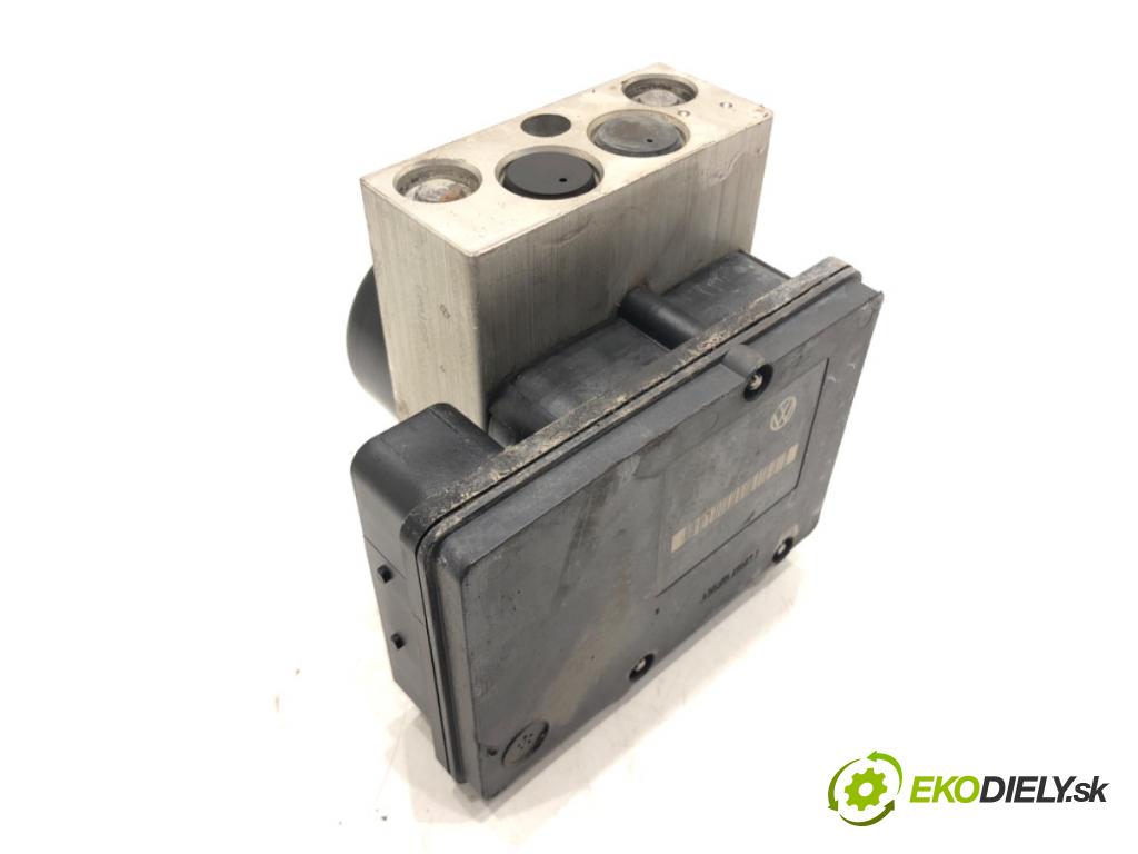 VW TOUAREG (7LA, 7L6, 7L7) 2002 - 2013    3.0 V6 TDI 165 kW [225 KM] olej napędowy 2004 - 2010  Pumpa ABS 7L0907379G (Pumpy ABS)