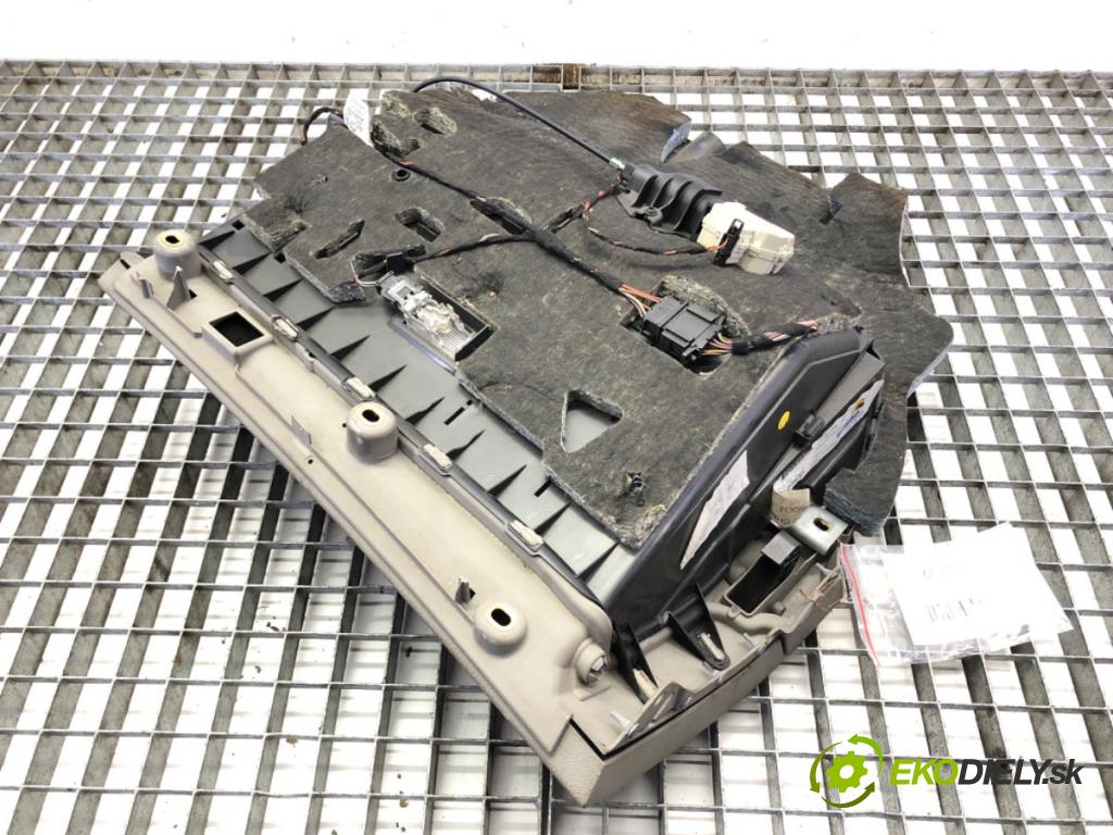 AUDI A6 C6 Avant (4F5) 2004 - 2011    2.4 130 kW [177 KM] benzyna 2005 - 2008  Priehradka, kastlík spolujazdca  (Priehradky, kastlíky)