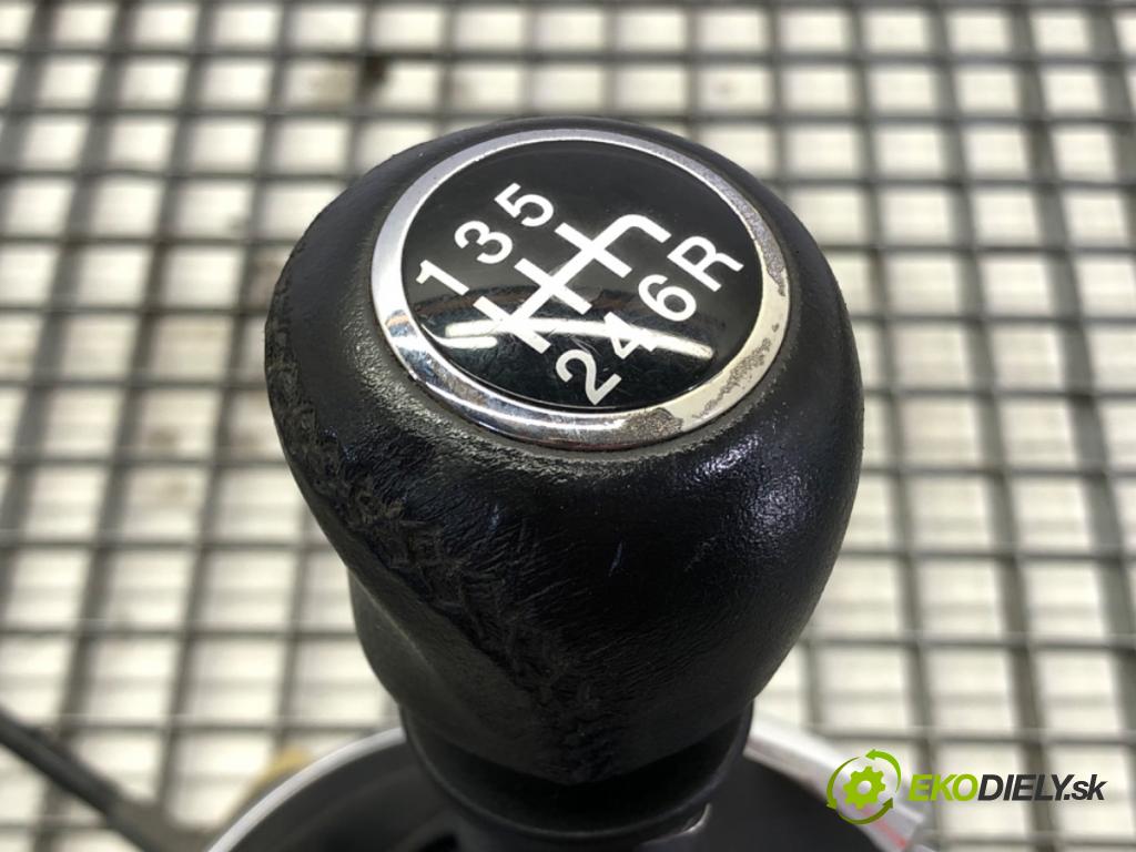 FIAT BRAVO II (198_) 2006 - 2022    1.9 D Multijet (198AXC1B) 110 kW [150 KM] olej napędowy 2007 - 2014  Kulisa 553499500 (Rýchlostné páky / kulisy)