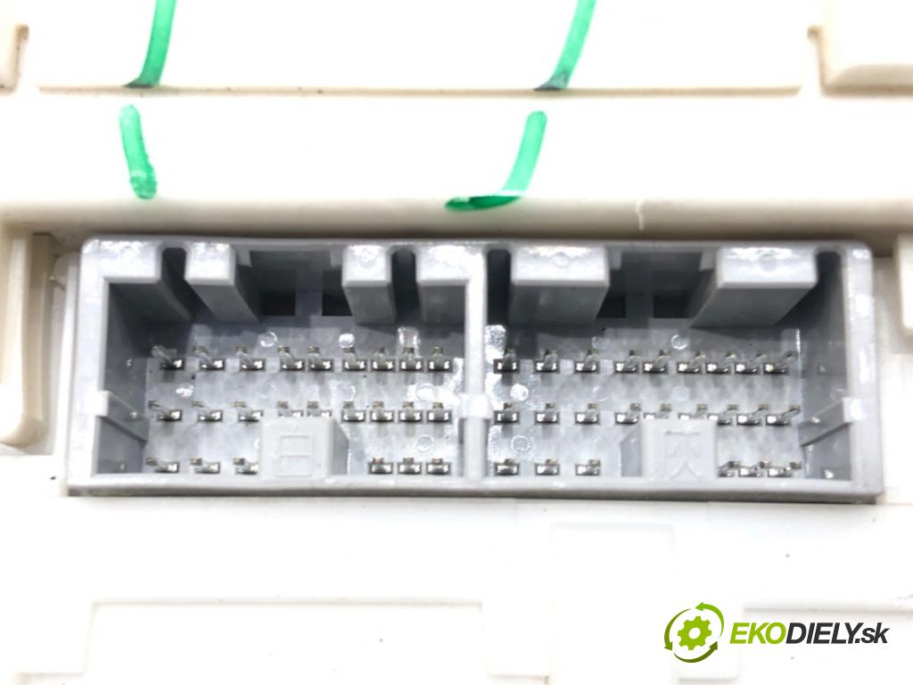 MITSUBISHI MIRAGE / SPACE STAR VI liftback (A0_A) 2012 - 2022    1.0 (A05A) 52 kW [71 KM] benzyna 2012 - 2022  modul BSI G8C-930M-E0Z08 (Pojistkové skříňky)
