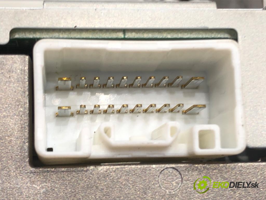 MITSUBISHI MIRAGE / SPACE STAR VI liftback (A0_A) 2012 - 2022    1.0 (A05A) 52 kW [71 KM] benzyna 2012 - 2022  RADIO 8701A358 (Audio zariadenia)