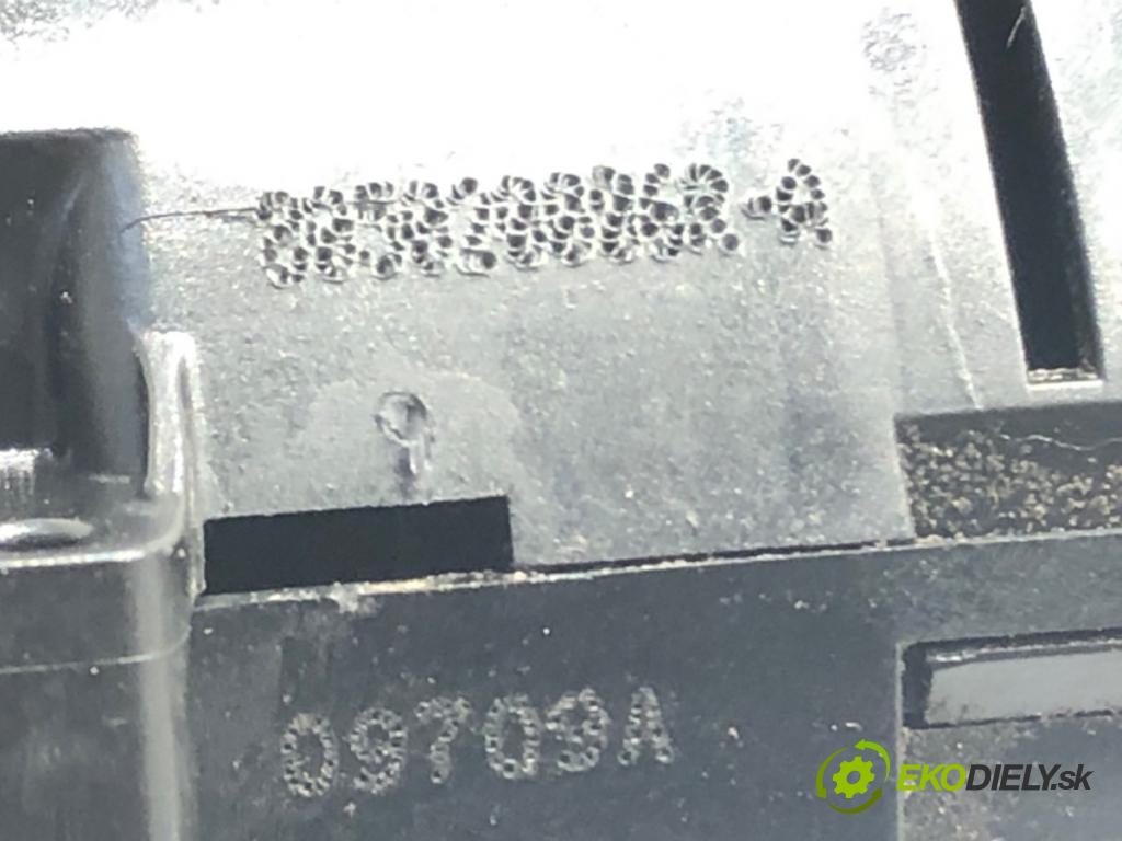 RENAULT SCÉNIC III (JZ0/1_) 2008 - 2022    1.4 16V (JZ0F, JZ1V) 96 kW [131 KM] benzyna 2009 - 2022  zámok dveře pravý přední část