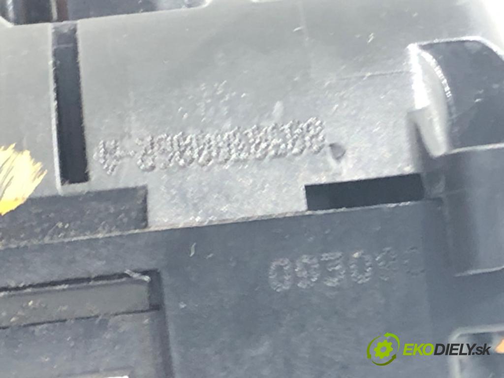 RENAULT SCÉNIC III (JZ0/1_) 2008 - 2022    1.4 16V (JZ0F, JZ1V) 96 kW [131 KM] benzyna 2009 - 2022  zámok dveře levý přední část