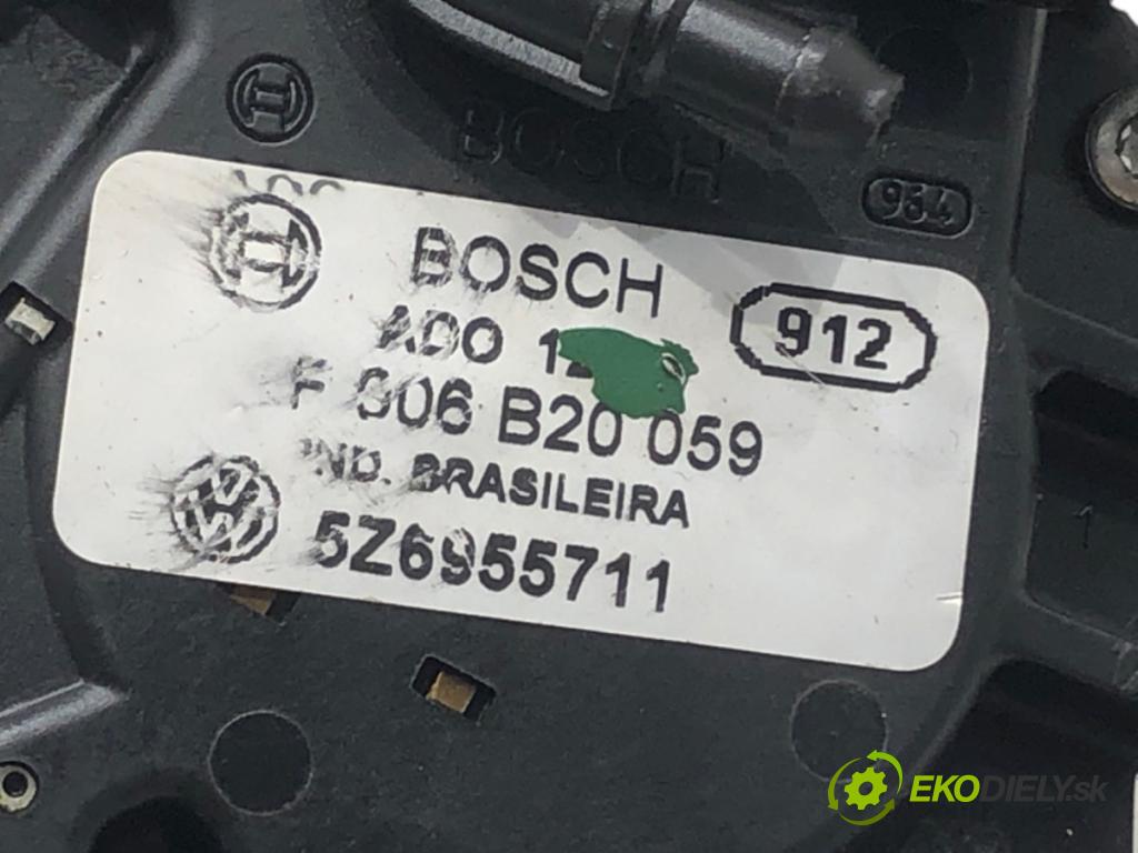 VW FOX liftback (5Z1, 5Z3, 5Z4) 2003 - 2015    1.2 40 kW [55 KM] benzyna 2005 - 2011  Motor stieračov zad 5Z6955711
