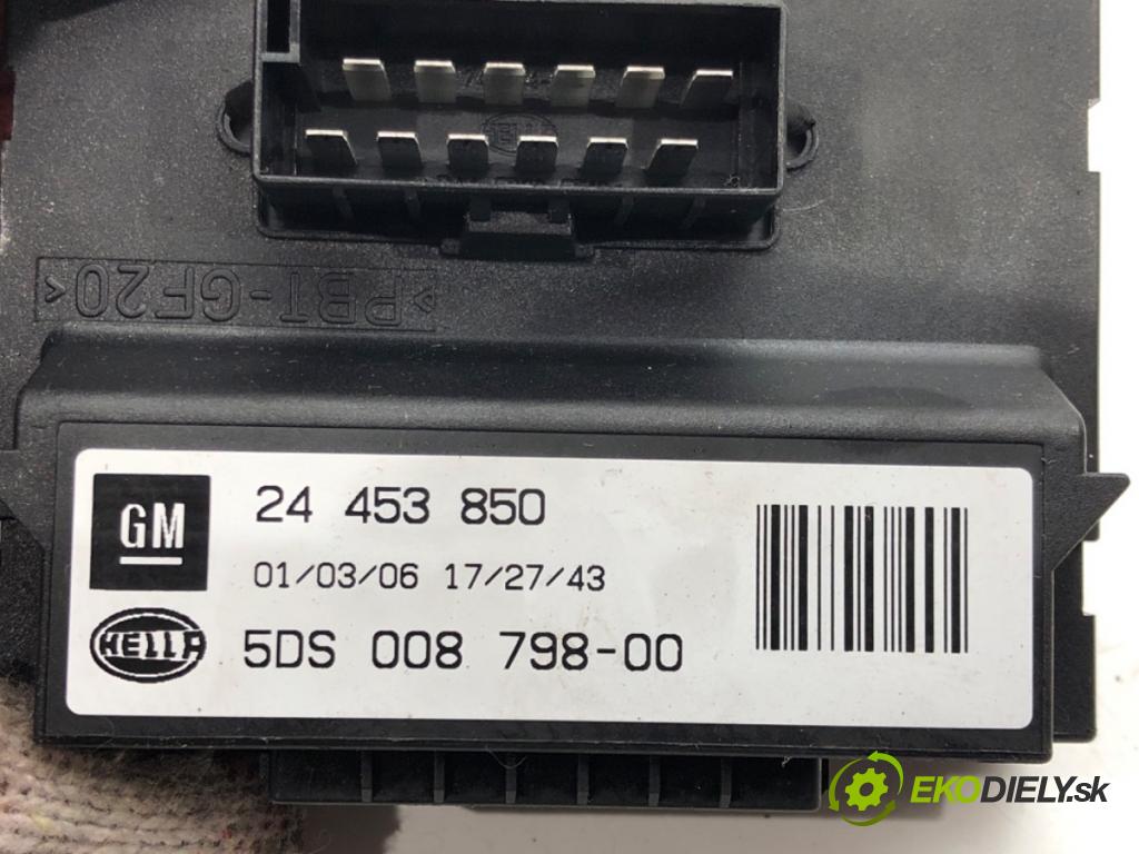 OPEL ZAFIRA / ZAFIRA FAMILY B (A05) 2005 - 2019    1.6 (M75) 77 kW [105 KM] benzyna 2005 - 2012  Modul ťažného oka 24453850 (Ostatné)