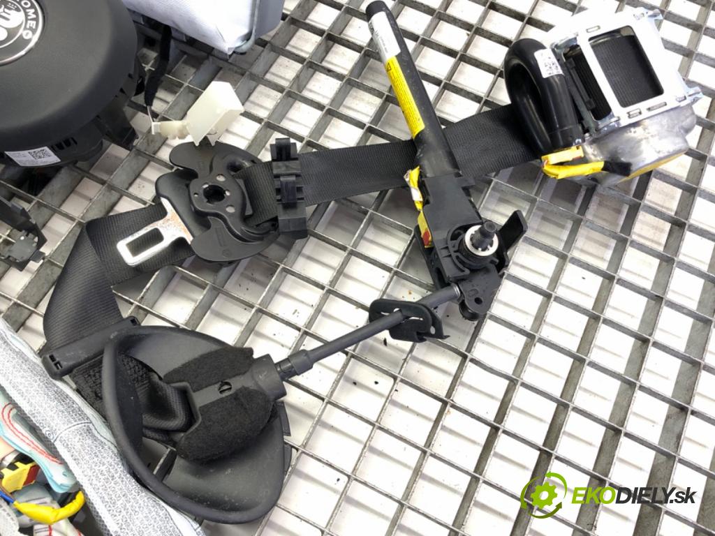 ALFA ROMEO GIULIA (952_) 2015 - 2022    2.0 Veloce (952ACA25) 206 kW [280 KM] benzyna 2016 - 2022  AirBag volantu spolujazdca pasy ZÁBORY: 01561452840 00505511550