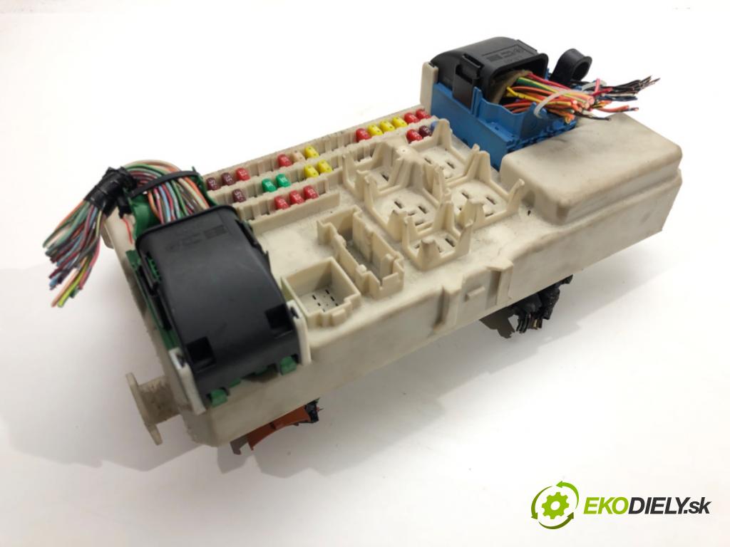 MAZDA 3 (BK) 2003 - 2009    2.0 MZR-CD (BK14) 105 kW [143 KM] olej napędowy 2006 - 2009  modul BSI BR5S-66730-D (Pojistkové skříňky)