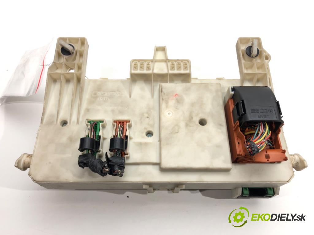 MAZDA 3 (BK) 2003 - 2009    2.0 MZR-CD (BK14) 105 kW [143 KM] olej napędowy 2006 - 2009  modul BSI BR5S-66730-D (Pojistkové skříňky)
