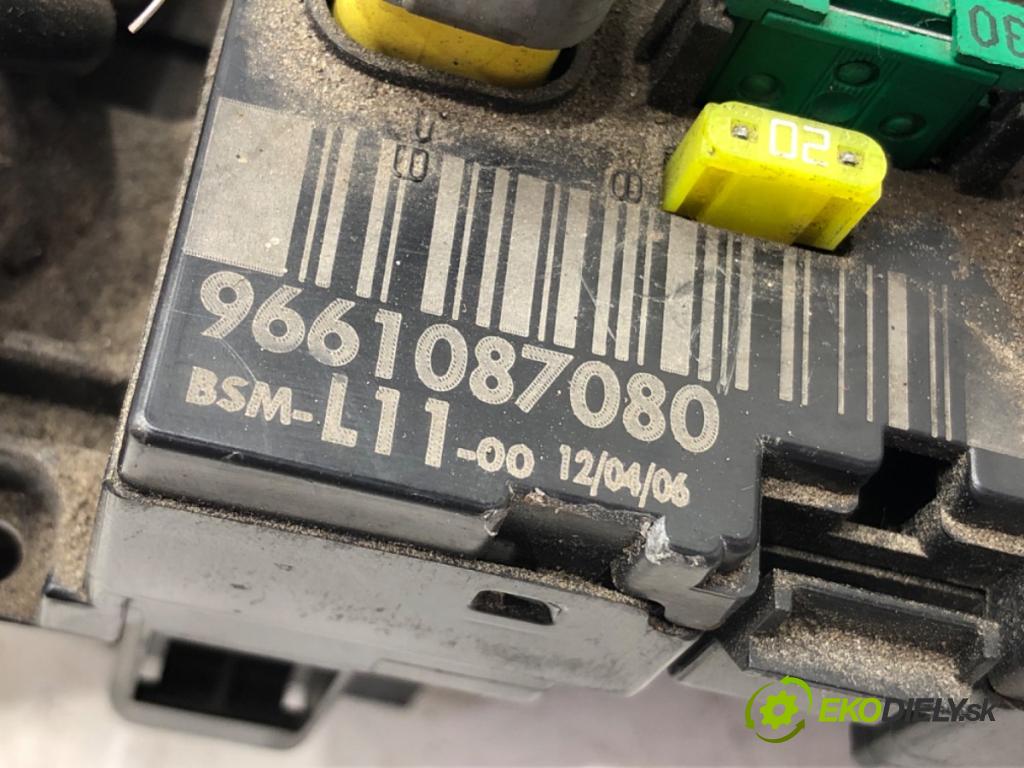 PEUGEOT 307 SW (3H) 2002 - 2009    2.0 HDi 135 100 kW [136 KM] olej napędowy 2004 - 2008  Modul BSM 9661087080 (Ostatné)