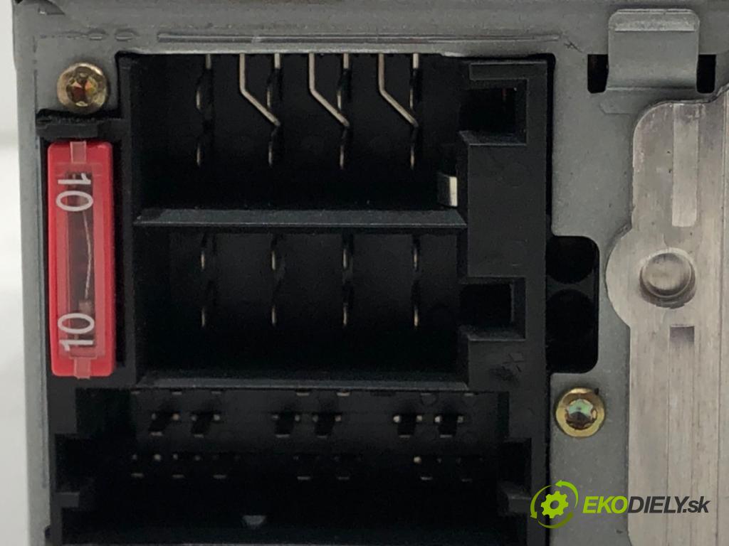 OPEL SIGNUM liftback (Z03) 2003 - 2008    2.2 direct (F48) 114 kW [155 KM] benzyna 2003 - 2008  RADIO 93176927 (Audio zariadenia)