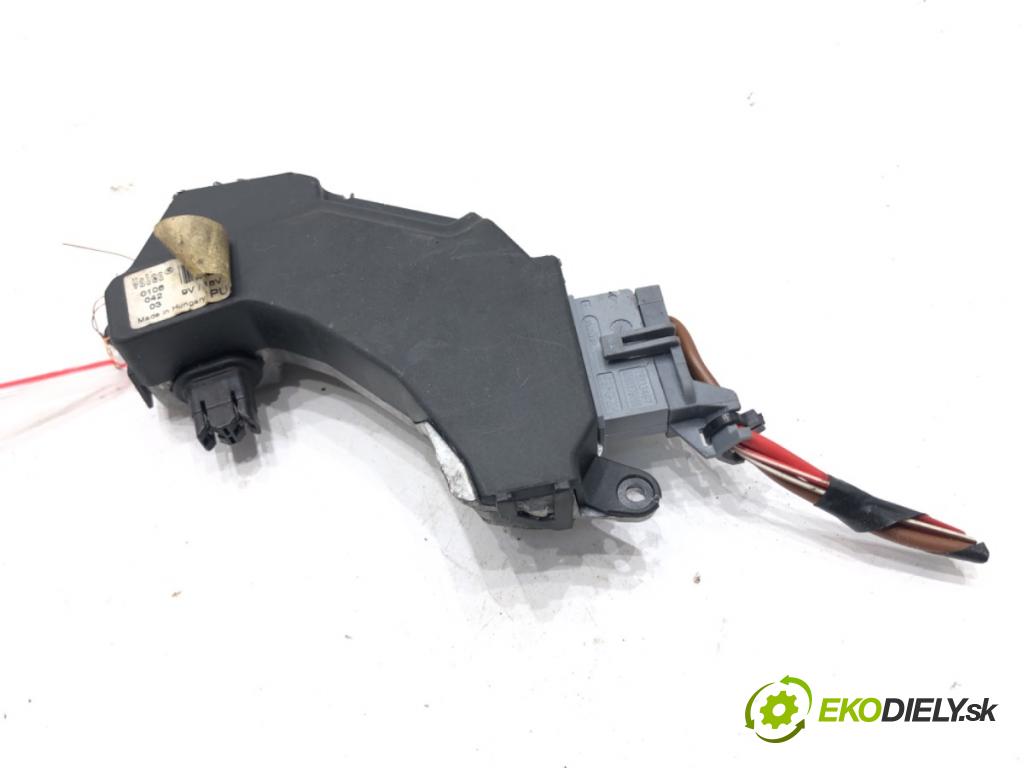 OPEL SIGNUM liftback (Z03) 2003 - 2008    2.2 direct (F48) 114 kW [155 KM] benzyna 2003 - 2008  Odpor, rezistor kúrenia vzduchu  (Odpory (rezistory) kúrenia)