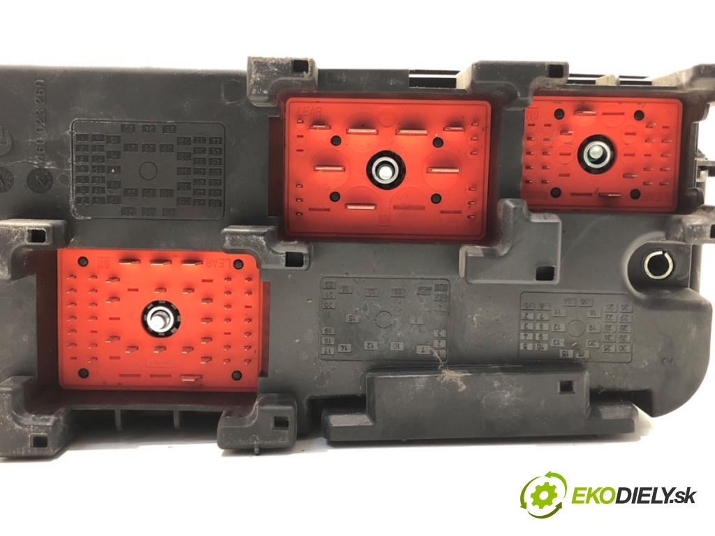 OPEL SIGNUM liftback (Z03) 2003 - 2008    2.2 direct (F48) 114 kW [155 KM] benzyna 2003 - 2008  modul BSI 13144711 (Pojistkové skříňky)