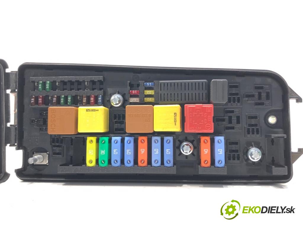 OPEL SIGNUM liftback (Z03) 2003 - 2008    2.2 direct (F48) 114 kW [155 KM] benzyna 2003 - 2008  modul BSI 13144711 (Pojistkové skříňky)