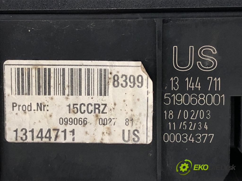 OPEL SIGNUM liftback (Z03) 2003 - 2008    2.2 direct (F48) 114 kW [155 KM] benzyna 2003 - 2008  modul BSI 13144711 (Pojistkové skříňky)