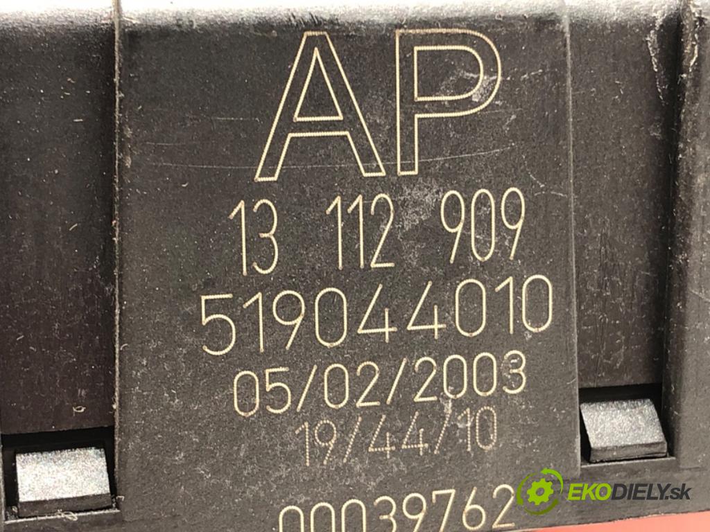 OPEL SIGNUM liftback (Z03) 2003 - 2008    2.2 direct (F48) 114 kW [155 KM] benzyna 2003 - 2008  modul BSI 13112909 (Pojistkové skříňky)