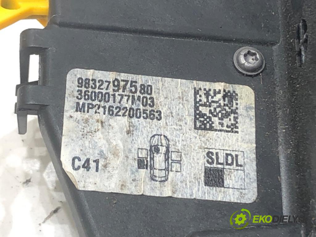 CITROEN C4 III (BA_, BB_, BC_) 2020 - 2022    1.2 PureTech 130 (BAHNSA, BAHNSB) 96 kW [130 KM] benzyna 2020 - 2022  zámok dveře levý zadní část 9832797580