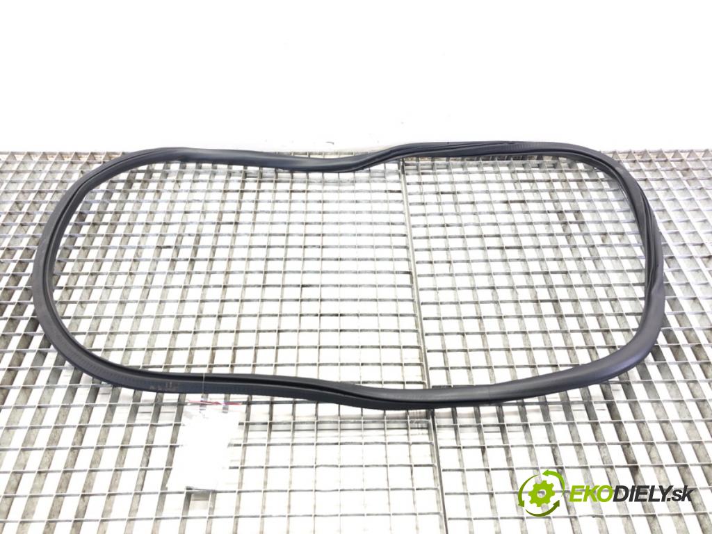 CITROEN C4 III (BA_, BB_, BC_) 2020 - 2022    1.2 PureTech 130 (BAHNSA, BAHNSB) 96 kW [130 KM] benzyna 2020 - 2022  těsnění dveře zadní část levá strana  (Ostatní)