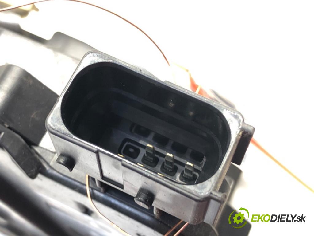 OPEL CORSA E (X15) 2014 - 2022    1.4 (08, 68) 66 kW [90 KM] benzyna 2014 - 2022  zámok dveře pravý přední část 13431840
