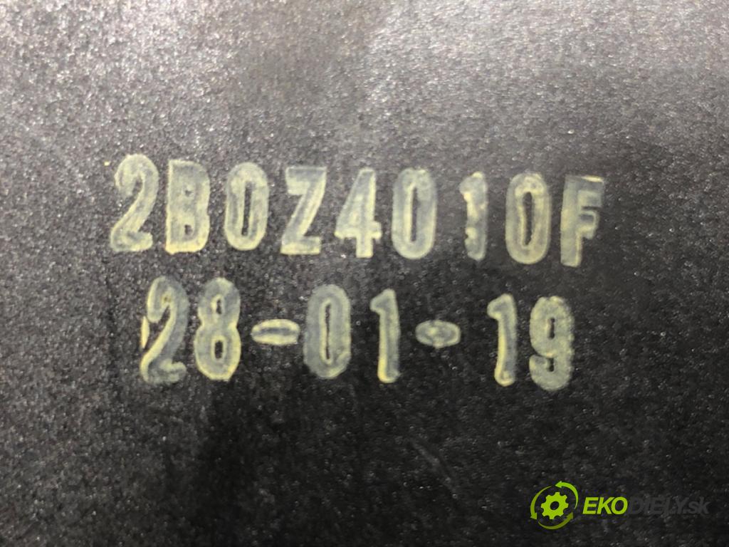 OPEL CORSA E (X15) 2014 - 2022    1.4 (08, 68) 66 kW [90 KM] benzyna 2014 - 2022  skříňka poistková 2B0Z4010F (Pojistkové skříňky)