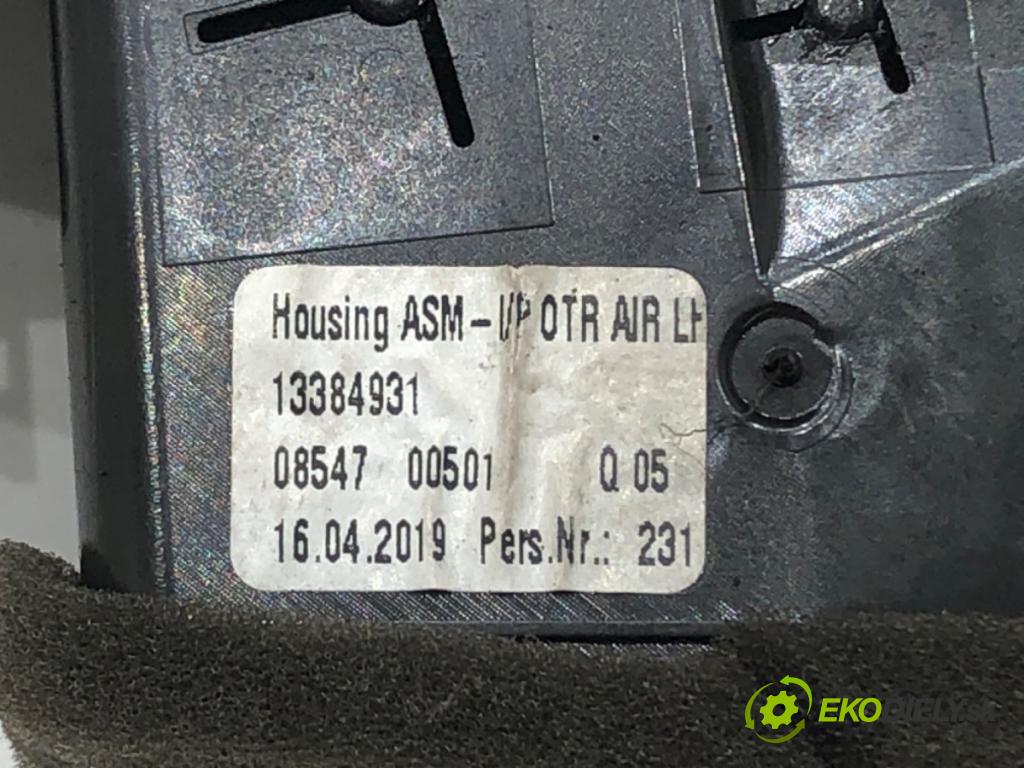 OPEL CORSA E (X15) 2014 - 2022    1.4 (08, 68) 66 kW [90 KM] benzyna 2014 - 2022  Lišta kryt 39050951 13384931 (Lišty)