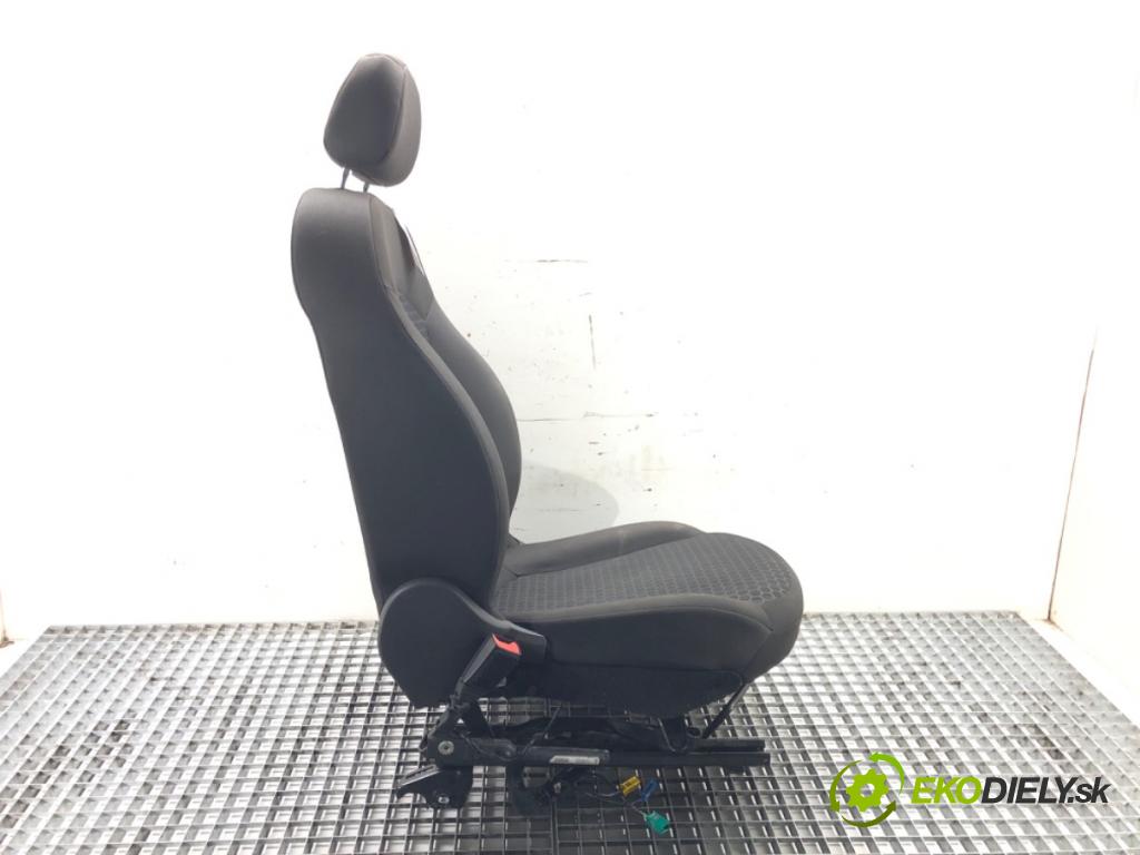 OPEL CORSA E (X15) 2014 - 2022    1.4 (08, 68) 66 kW [90 KM] benzyna 2014 - 2022  Sedadlo ľavy predný
