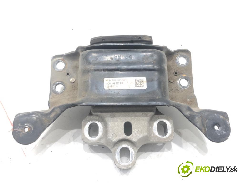 VW GOLF VII (5G1, BQ1, BE1, BE2) 2012 - 2022    2.0 GTI TCR 213 kW [290 KM] benzyna 2018 - 2022  Držiak prevodovky 5Q0199555BJ