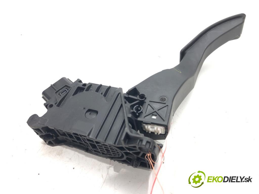 VW GOLF VII (5G1, BQ1, BE1, BE2) 2012 - 2022    2.0 GTI TCR 213 kW [290 KM] benzyna 2018 - 2022  Potenciometer plynu 5QM723503 6PV93515200 (Pedále)