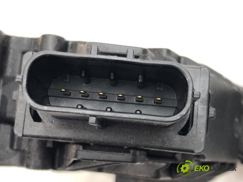 VW GOLF VII (5G1, BQ1, BE1, BE2) 2012 - 2022    2.0 GTI TCR 213 kW [290 KM] benzyna 2018 - 2022  Potenciometer plynu 5QM723503 6PV93515200 (Pedále)