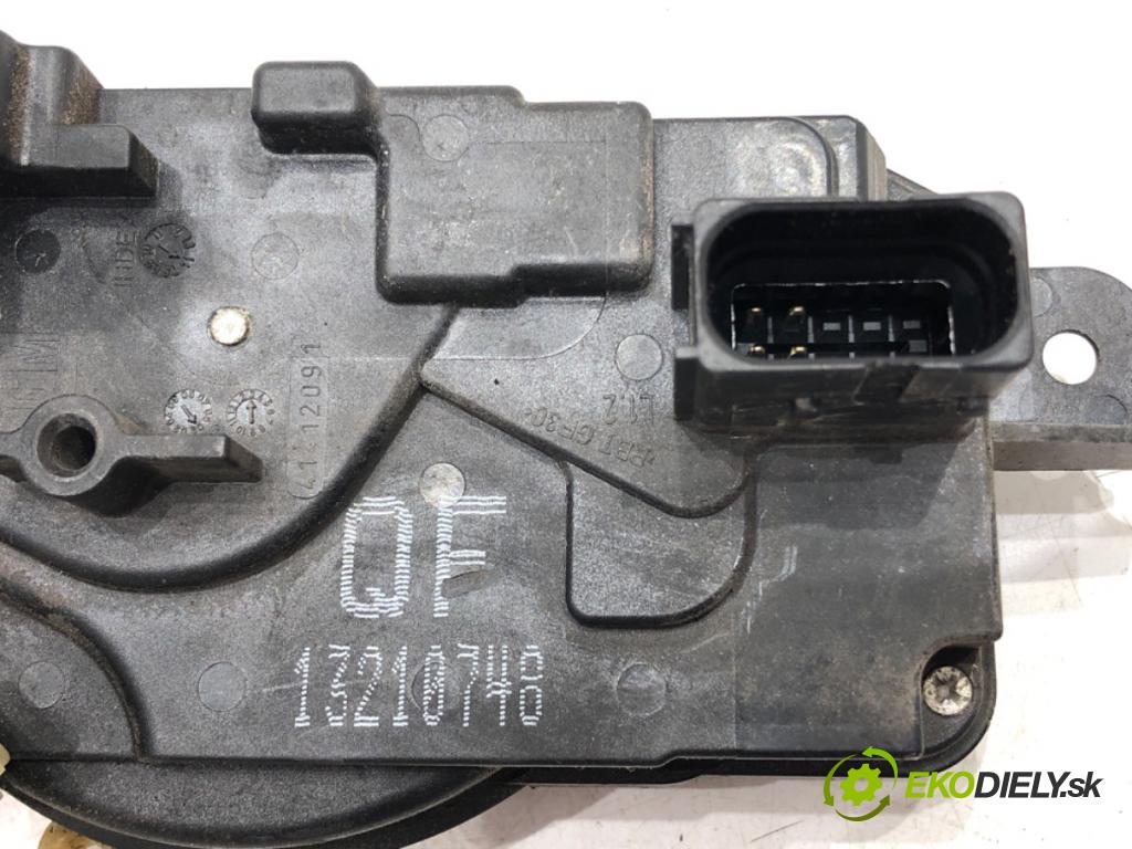 OPEL ZAFIRA / ZAFIRA FAMILY B (A05) 2005 - 2019    1.6 FlexFuel (M75) 85 kW [116 KM] Benzyna / etanol 2008 - 2012  zámok dveře levý zadní část 13210748