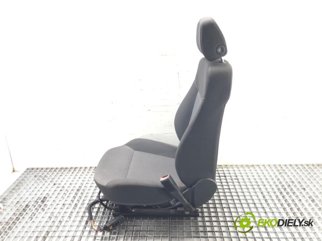 OPEL ZAFIRA / ZAFIRA FAMILY B (A05) 2005 - 2019    1.6 FlexFuel (M75) 85 kW [116 KM] Benzyna / etanol 2008 - 2012  Sedadlo pravy predný