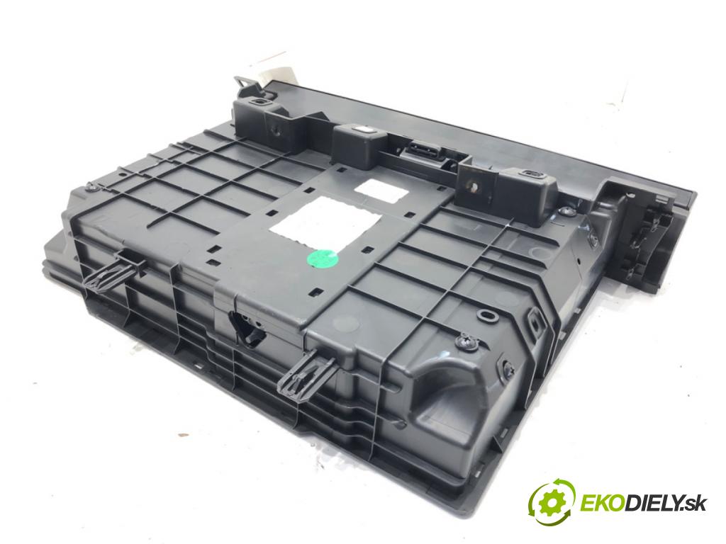 CITROEN C4 III (BA_, BB_, BC_) 2020 - 2022    1.2 PureTech 130 (BAHNSA, BAHNSB) 96 kW [130 KM] benzyna 2020 - 2022  Priehradka, kastlík ZÁSUVKA: dosky prístrojovky 9833549680