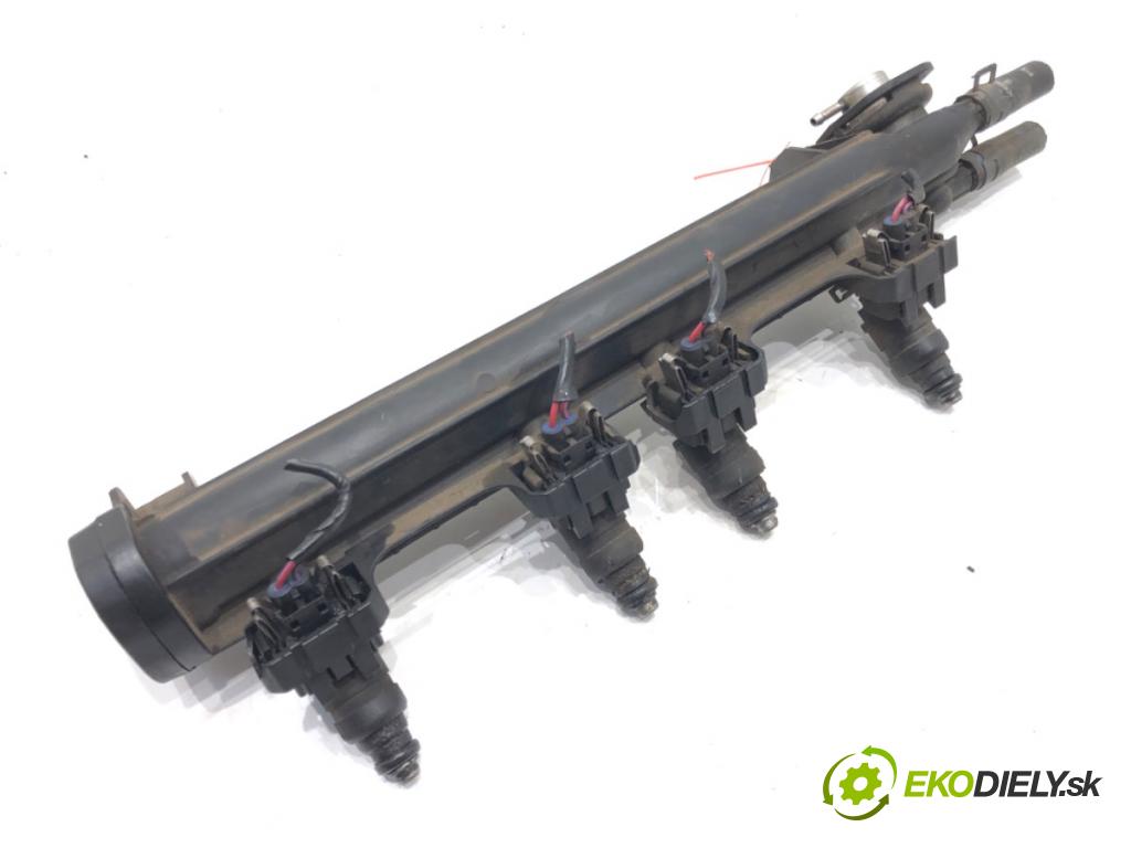 VW GOLF IV (1J1) 1997 - 2008    1.6 74 kW [100 KM] benzyna 1997 - 2004  Lišta vstrekovacia 06A133317A (Vstrekovacie lišty)